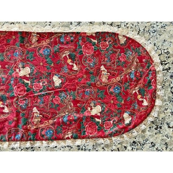 Vintage EASTER and CHRISTMAS Reversible TABLE RUNNER Oval with Lace Trim 41"x18" - Picture 10 of 11
